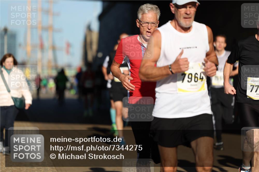 06.10.2024 - 19. swb-Marathon Bremen Michael Strokosch http://msf.ph/oto/7344275 06.10.2024 10:12:10 Laufen 7964, 77 meine-sportfotos.de
