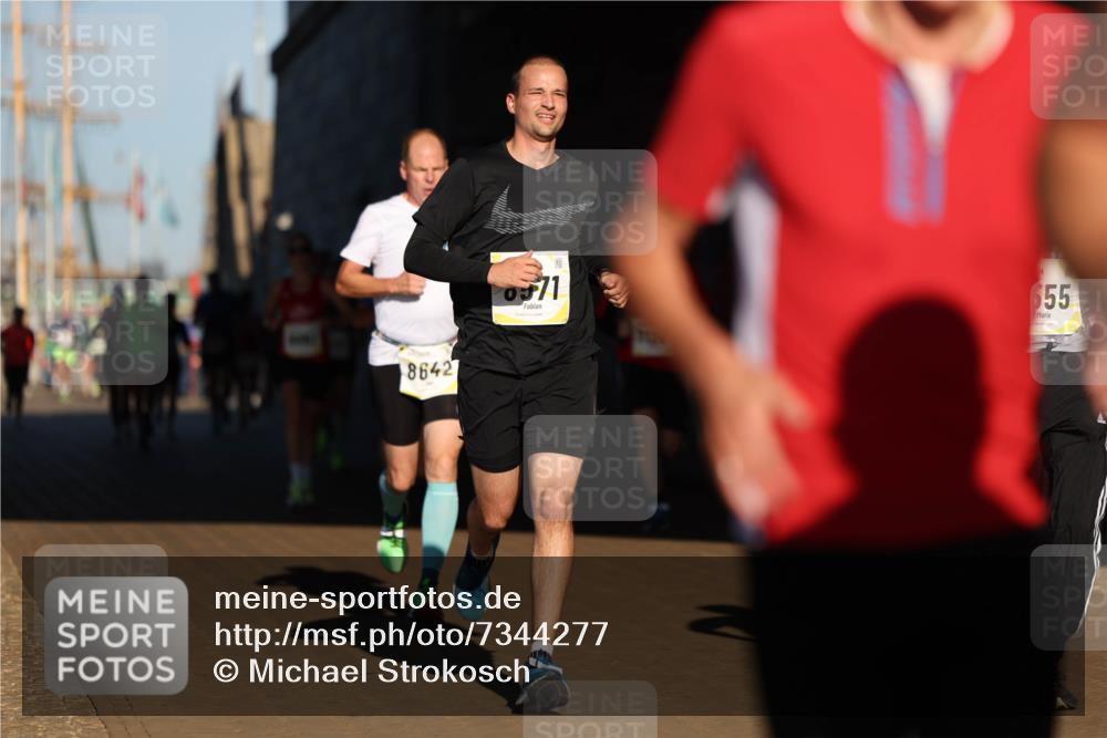 06.10.2024 - 19. swb-Marathon Bremen Michael Strokosch http://msf.ph/oto/7344277 06.10.2024 10:12:11 Laufen 8642, 071, 555 meine-sportfotos.de