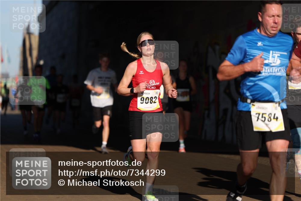 06.10.2024 - 19. swb-Marathon Bremen Michael Strokosch http://msf.ph/oto/7344299 06.10.2024 10:12:16 Laufen 9082, 7584 meine-sportfotos.de