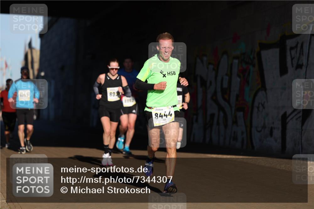 06.10.2024 - 19. swb-Marathon Bremen Michael Strokosch http://msf.ph/oto/7344307 06.10.2024 10:12:20 Laufen 4052, 893, 8444 meine-sportfotos.de
