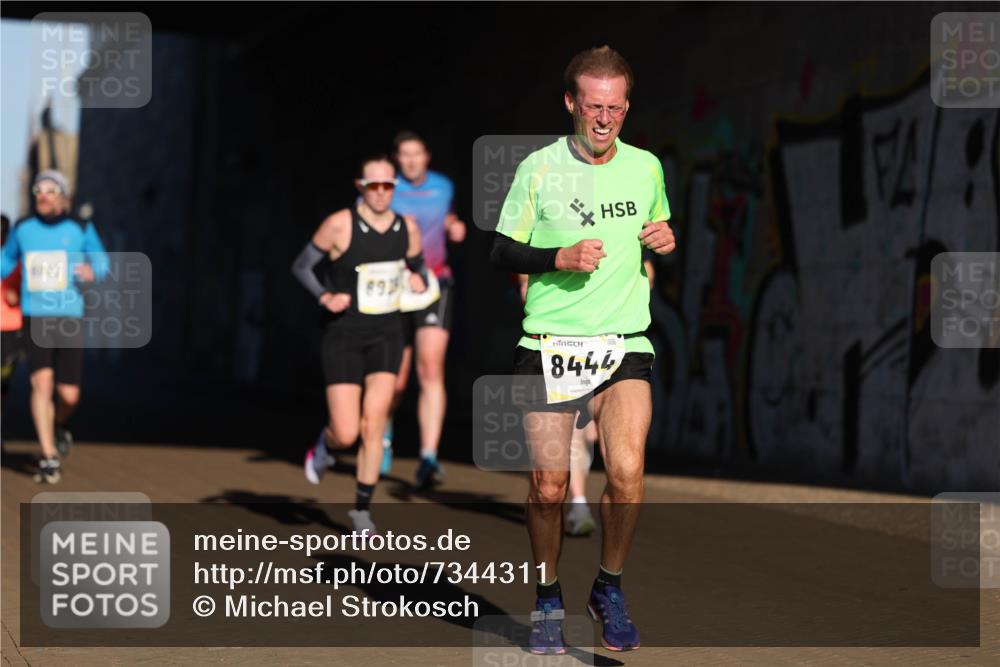 06.10.2024 - 19. swb-Marathon Bremen Michael Strokosch http://msf.ph/oto/7344311 06.10.2024 10:12:21 Laufen 633, 8444 meine-sportfotos.de