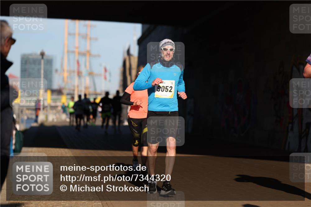 06.10.2024 - 19. swb-Marathon Bremen Michael Strokosch http://msf.ph/oto/7344320 06.10.2024 10:12:23 Laufen 9052 meine-sportfotos.de