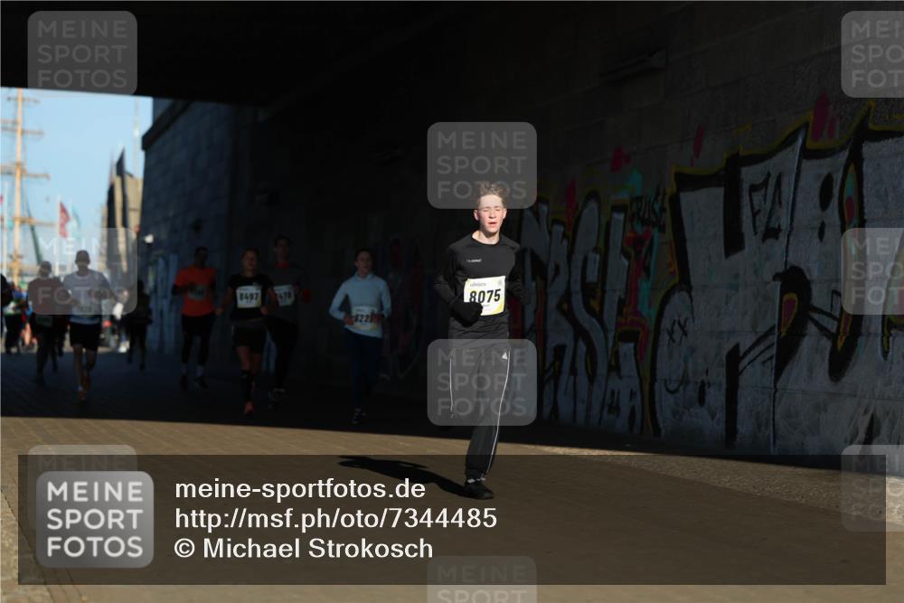 06.10.2024 - 19. swb-Marathon Bremen Michael Strokosch http://msf.ph/oto/7344485 06.10.2024 10:13:10 Laufen 7826, 8497, 478, 8228, 8075 meine-sportfotos.de