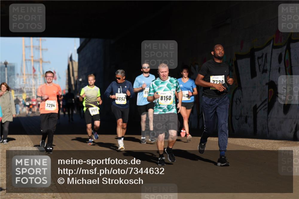 06.10.2024 - 19. swb-Marathon Bremen Michael Strokosch http://msf.ph/oto/7344632 06.10.2024 10:13:43 Laufen 7294, 8517, 8652, 85, 8150, 42, 7720 meine-sportfotos.de