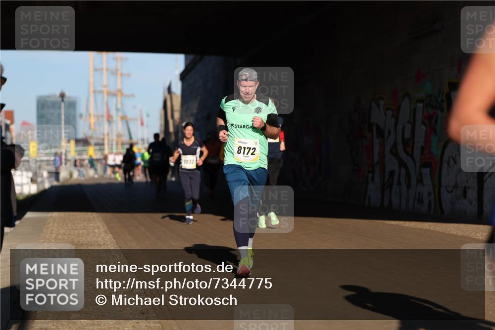 06.10.2024 - 19. swb-Marathon Bremen Michael Strokosch http://msf.ph/oto/7344775 06.10.2024 10:14:26 Laufen 1232, 8172 meine-sportfotos.de