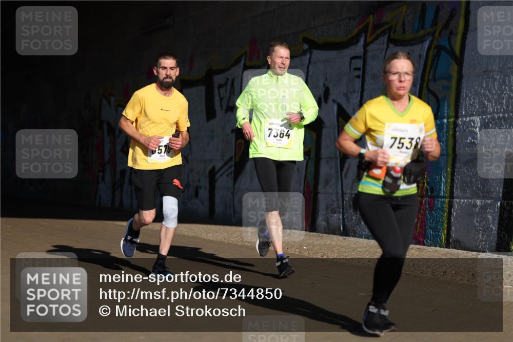 06.10.2024 - 19. swb-Marathon Bremen Michael Strokosch http://msf.ph/oto/7344850 06.10.2024 10:14:44 Laufen 570, 7364, 7538 meine-sportfotos.de