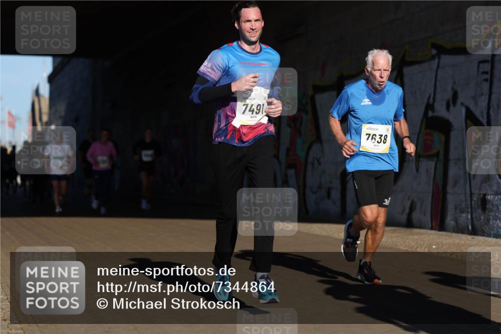 06.10.2024 - 19. swb-Marathon Bremen Michael Strokosch http://msf.ph/oto/7344864 06.10.2024 10:14:50 Laufen 24, 7491, 7638 meine-sportfotos.de