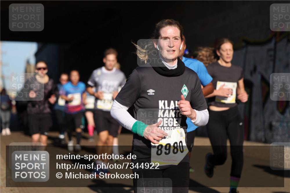 06.10.2024 - 19. swb-Marathon Bremen Michael Strokosch http://msf.ph/oto/7344922 06.10.2024 10:15:10 Laufen 8980 meine-sportfotos.de