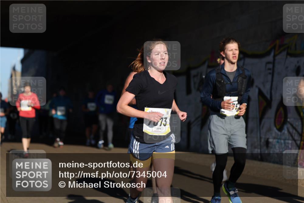 06.10.2024 - 19. swb-Marathon Bremen Michael Strokosch http://msf.ph/oto/7345004 06.10.2024 10:15:31 Laufen 73 meine-sportfotos.de