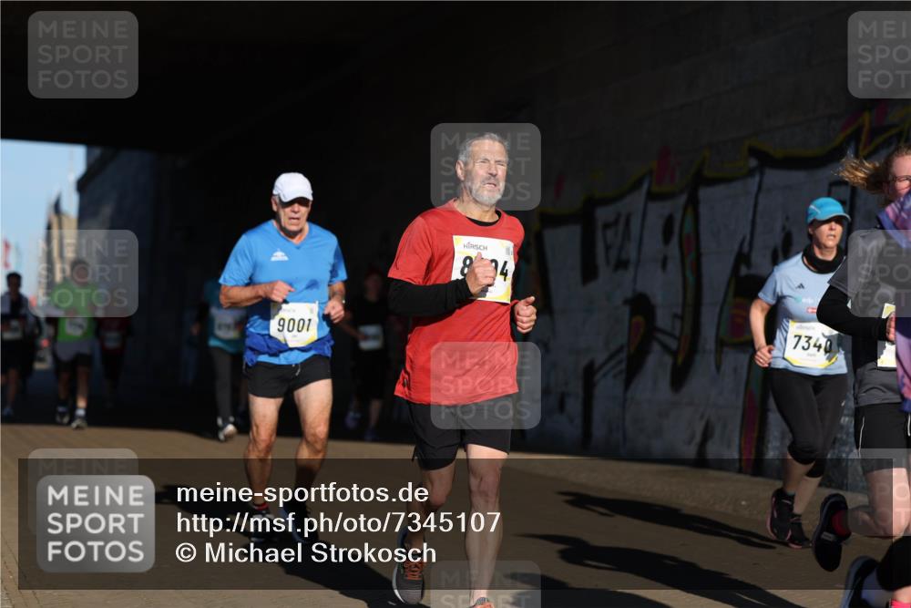 06.10.2024 - 19. swb-Marathon Bremen Michael Strokosch http://msf.ph/oto/7345107 06.10.2024 10:15:59 Laufen 9001, 834, 7340 meine-sportfotos.de