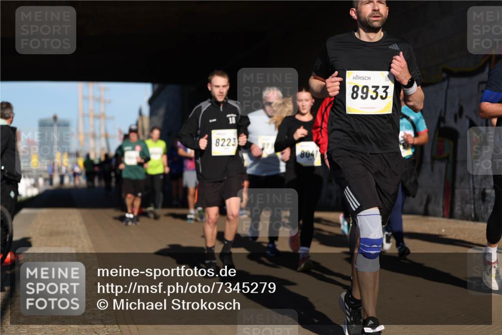 06.10.2024 - 19. swb-Marathon Bremen Michael Strokosch http://msf.ph/oto/7345279 06.10.2024 10:16:40 Laufen 18, 8223, 8041, 8933 meine-sportfotos.de