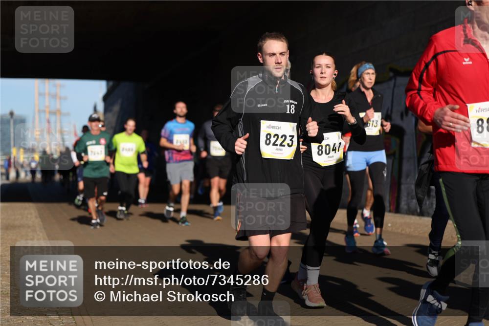 06.10.2024 - 19. swb-Marathon Bremen Michael Strokosch http://msf.ph/oto/7345286 06.10.2024 10:16:41 Laufen 18, 8223, 8041, 613, 88 meine-sportfotos.de