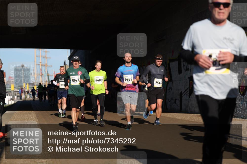 06.10.2024 - 19. swb-Marathon Bremen Michael Strokosch http://msf.ph/oto/7345292 06.10.2024 10:16:42 Laufen 7947, 8469, 8459, 9119, 7546, 841 meine-sportfotos.de