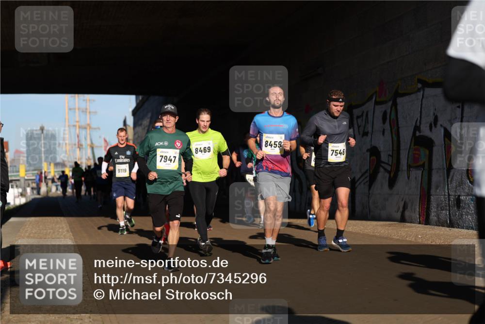 06.10.2024 - 19. swb-Marathon Bremen Michael Strokosch http://msf.ph/oto/7345296 06.10.2024 10:16:43 Laufen 7947, 9119, 8469, 8459, 7546 meine-sportfotos.de