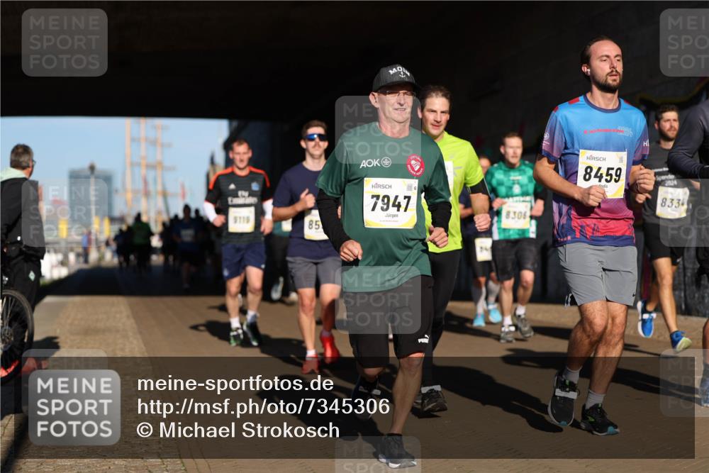 06.10.2024 - 19. swb-Marathon Bremen Michael Strokosch http://msf.ph/oto/7345306 06.10.2024 10:16:44 Laufen 5119, 85, 5, 7947, 8306, 19, 2044, 8459, 2024, 8334 meine-sportfotos.de