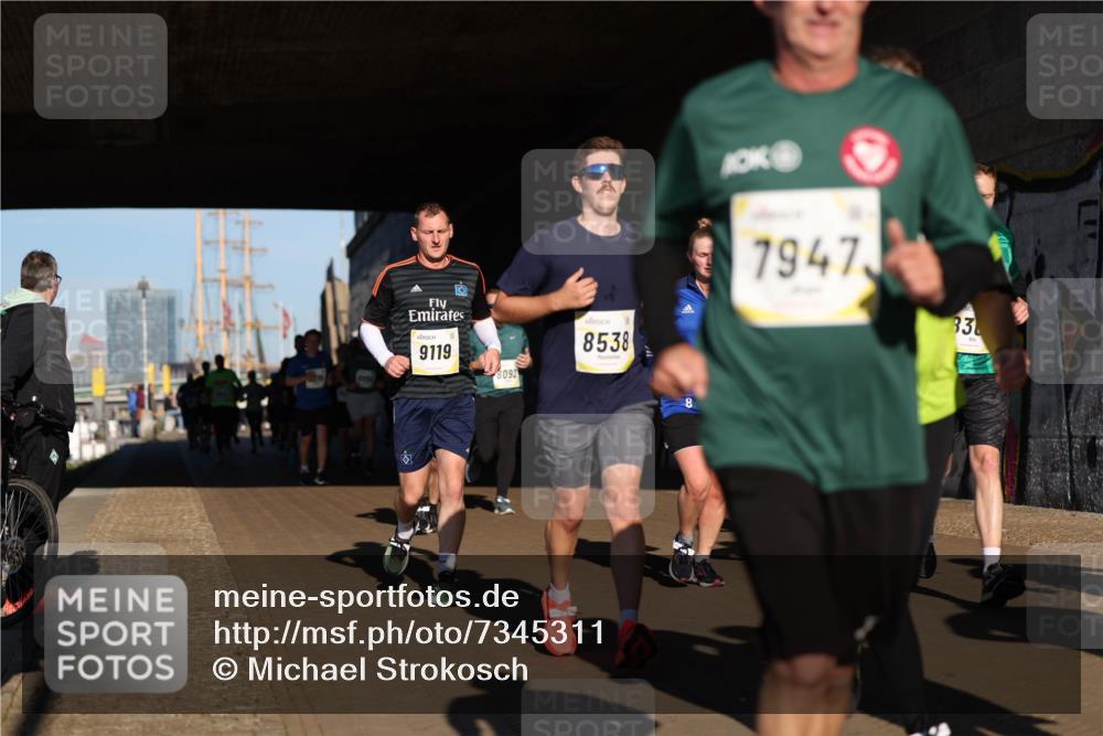 06.10.2024 - 19. swb-Marathon Bremen Michael Strokosch http://msf.ph/oto/7345311 06.10.2024 10:16:45 Laufen 9119, 8092, 8538, 8, 7947, 33, 83 meine-sportfotos.de