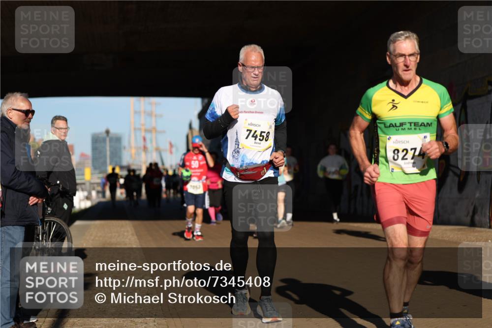 06.10.2024 - 19. swb-Marathon Bremen Michael Strokosch http://msf.ph/oto/7345408 06.10.2024 10:17:07 Laufen 7063, 23, 7458, 8274 meine-sportfotos.de