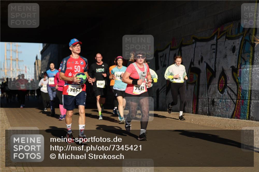 06.10.2024 - 19. swb-Marathon Bremen Michael Strokosch http://msf.ph/oto/7345421 06.10.2024 10:17:09 Laufen 50, 748, 7545, 7053, 9081, 61, 7457 meine-sportfotos.de