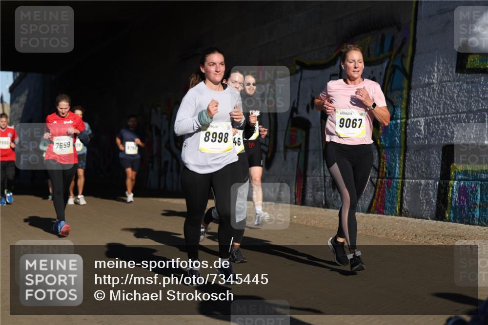 06.10.2024 - 19. swb-Marathon Bremen Michael Strokosch http://msf.ph/oto/7345445 06.10.2024 10:17:14 Laufen 990, 7659, 8760, 8998, 46, 9067 meine-sportfotos.de