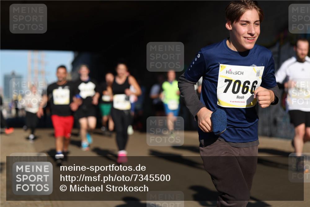 06.10.2024 - 19. swb-Marathon Bremen Michael Strokosch http://msf.ph/oto/7345500 06.10.2024 10:17:25 Laufen 7066, 19 meine-sportfotos.de