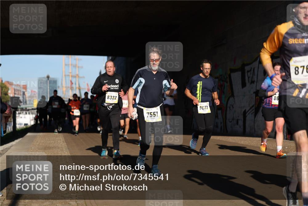 06.10.2024 - 19. swb-Marathon Bremen Michael Strokosch http://msf.ph/oto/7345541 06.10.2024 10:17:34 Laufen 8322, 2023, 7551, 8677, 86, 876 meine-sportfotos.de