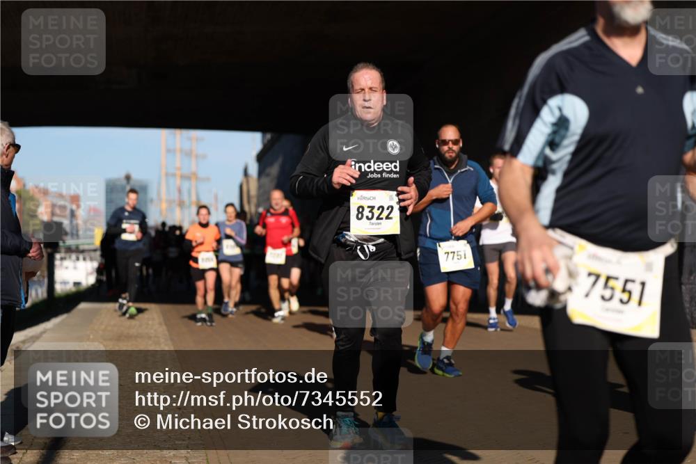 06.10.2024 - 19. swb-Marathon Bremen Michael Strokosch http://msf.ph/oto/7345552 06.10.2024 10:17:35 Laufen 8322, 7751, 7551 meine-sportfotos.de
