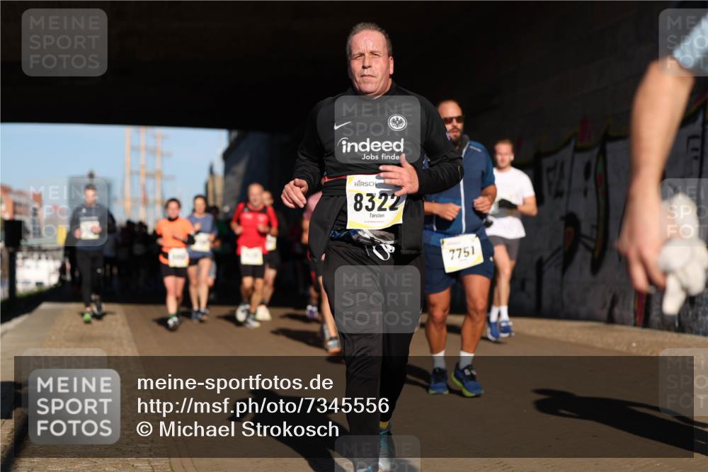 06.10.2024 - 19. swb-Marathon Bremen Michael Strokosch http://msf.ph/oto/7345556 06.10.2024 10:17:36 Laufen 8322, 7751 meine-sportfotos.de
