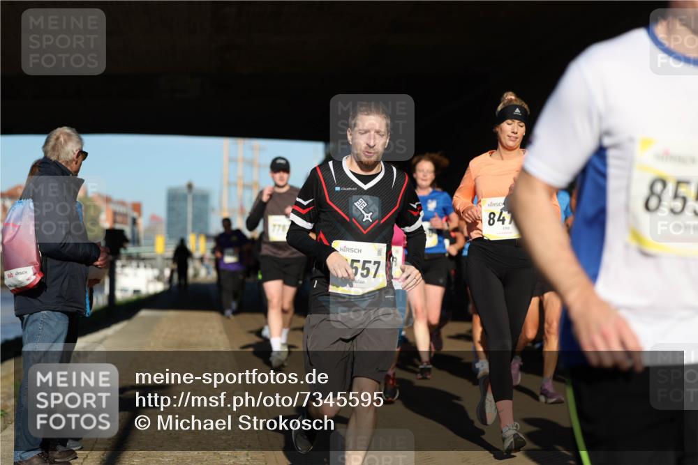 06.10.2024 - 19. swb-Marathon Bremen Michael Strokosch http://msf.ph/oto/7345595 06.10.2024 10:17:45 Laufen 776, 557, 847, 855 meine-sportfotos.de