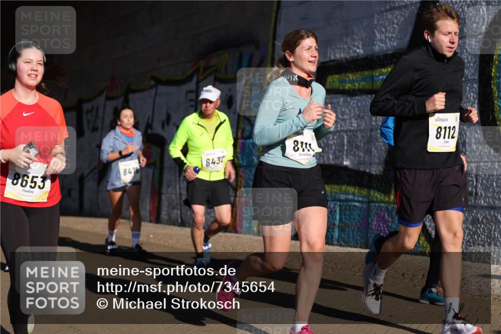 06.10.2024 - 19. swb-Marathon Bremen Michael Strokosch http://msf.ph/oto/7345654 06.10.2024 10:17:59 Laufen 8653, 8478, 843, 8143, 8112 meine-sportfotos.de