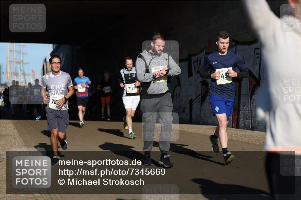 06.10.2024 - 19. swb-Marathon Bremen Michael Strokosch http://msf.ph/oto/7345669 06.10.2024 10:18:02 Laufen 78, 7126, 43 meine-sportfotos.de