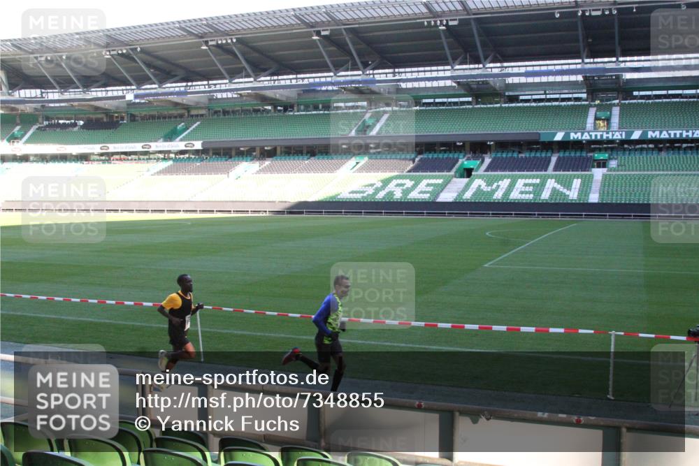 06.10.2024 - 19. swb-Marathon Bremen Yannick Fuchs http://msf.ph/oto/7348855 06.10.2024 10:17:31 Laufen im Stadion 44, 51, 8080, 8211, 8500, 8560, 8600, 9039 meine-sportfotos.de