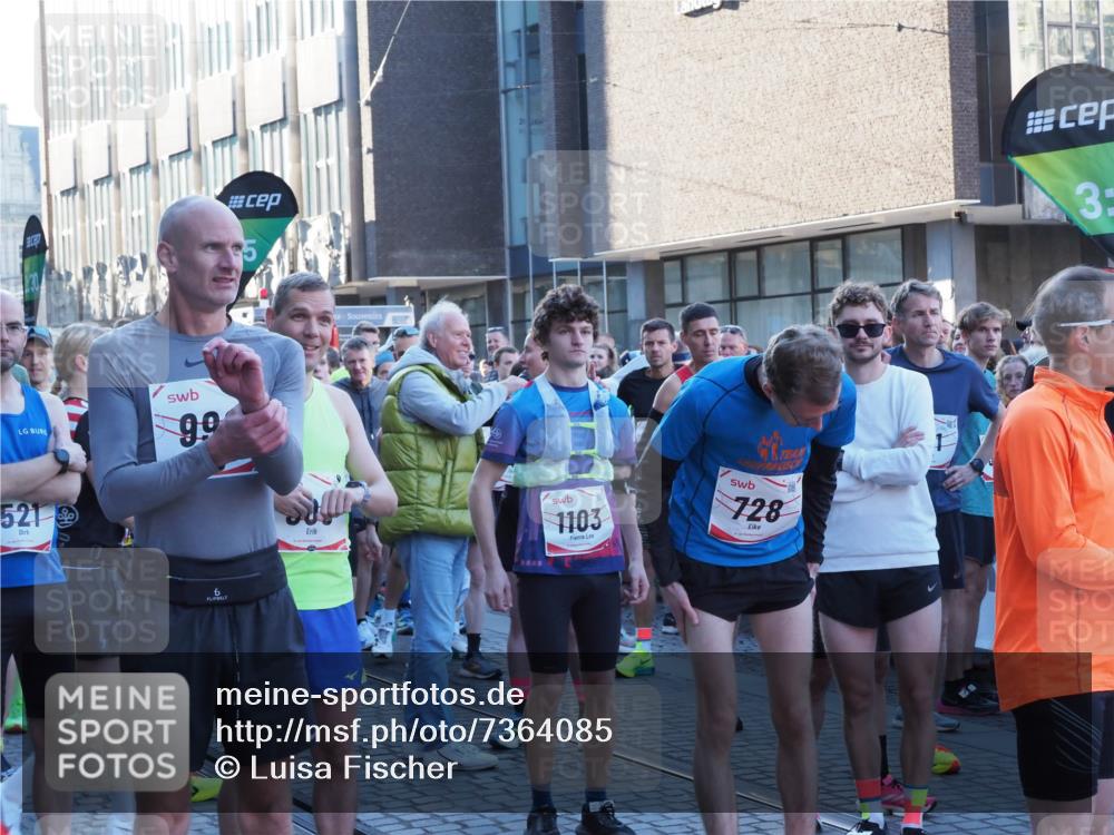06.10.2024 - 19. swb-Marathon Bremen Luisa Fischer http://msf.ph/oto/7364085 06.10.2024 09:25:31 Allgemein zum Event 9, 9, 521, 21, 3, 1103, 728 meine-sportfotos.de