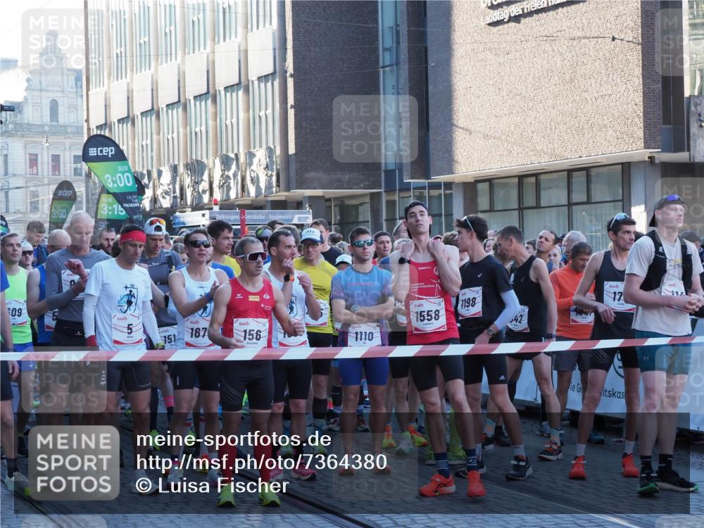 06.10.2024 - 19. swb-Marathon Bremen Luisa Fischer http://msf.ph/oto/7364380 06.10.2024 09:28:55 Allgemein zum Event 09, 3, 30, 3, 00, 3, 15, 151, 167, 156, 1110, 1198, 1558, 42, 17 meine-sportfotos.de
