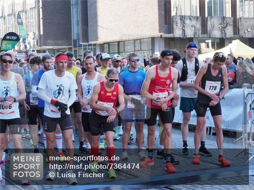 06.10.2024 - 19. swb-Marathon Bremen Luisa Fischer http://msf.ph/oto/7364474 06.10.2024 09:29:59 Allgemein zum Event 3, 15, 7046, 110, 2024, 178 meine-sportfotos.de