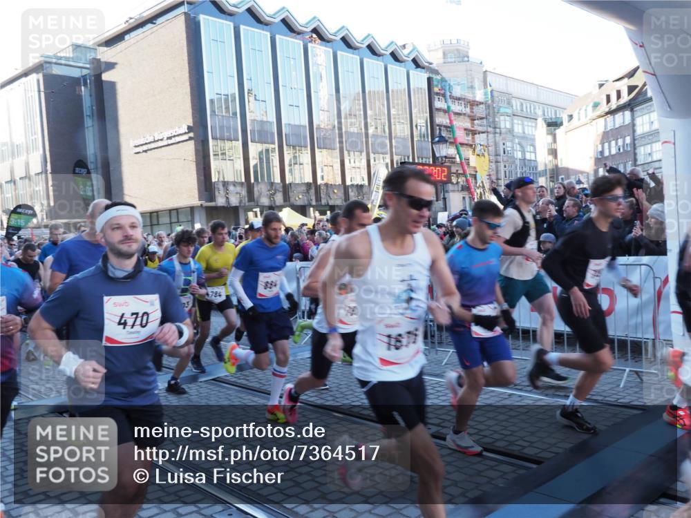 06.10.2024 - 19. swb-Marathon Bremen Luisa Fischer http://msf.ph/oto/7364517 06.10.2024 09:30:02 Allgemein zum Event 3, 15, 470, 4784, 200 meine-sportfotos.de