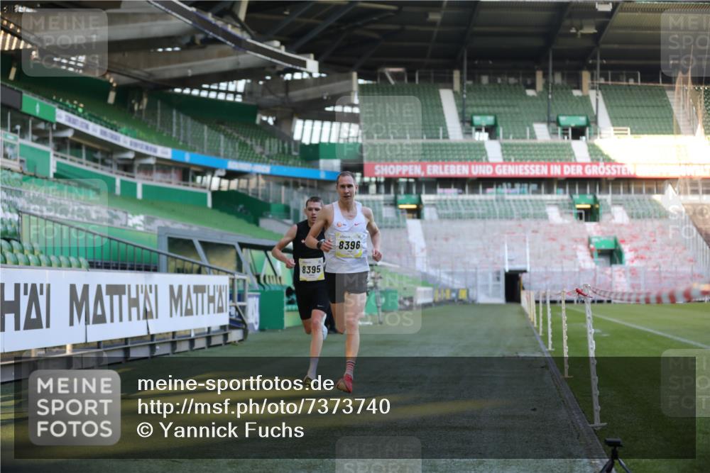 06.10.2024 - 19. swb-Marathon Bremen Yannick Fuchs http://msf.ph/oto/7373740 06.10.2024 10:14:50 Laufen im Stadion 41, 8350, 8395, 8396, 8667 meine-sportfotos.de