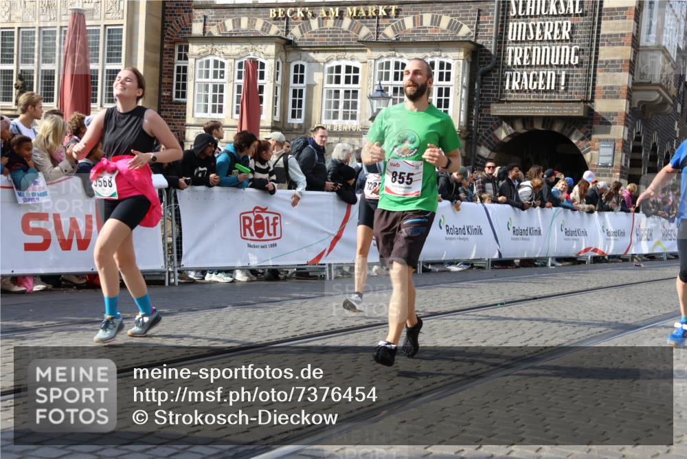06.10.2024 - 19. swb-Marathon Bremen Strokosch-Dieckow http://msf.ph/oto/7376454 06.10.2024 14:06:25 Ziel 855, 1285, 2345, 2642, 2692, 2730, 3047, 3371, 3568, 4152, 4504, 4533, 4818, 4909, 5558, 5836 meine-sportfotos.de