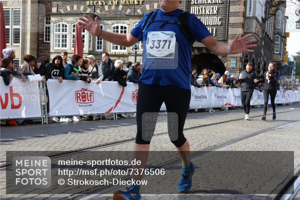 06.10.2024 - 19. swb-Marathon Bremen Strokosch-Dieckow http://msf.ph/oto/7376506 06.10.2024 14:06:26 Ziel 855, 1285, 2112, 2345, 2642, 2692, 2730, 3047, 3371, 3568, 4152, 4533, 4818, 4909, 5558, 5836 meine-sportfotos.de
