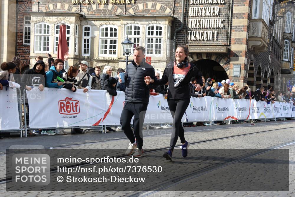 06.10.2024 - 19. swb-Marathon Bremen Strokosch-Dieckow http://msf.ph/oto/7376530 06.10.2024 14:06:29 Ziel 855, 1285, 2112, 2345, 2642, 2730, 3371, 3568, 3595, 4152, 4909, 5836 meine-sportfotos.de