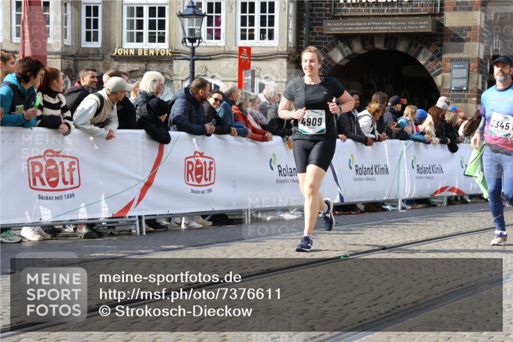 06.10.2024 - 19. swb-Marathon Bremen Strokosch-Dieckow http://msf.ph/oto/7376611 06.10.2024 14:06:36 Ziel 960, 2112, 2345, 2730, 3595, 4152, 4686, 4909, 5237, 6651 meine-sportfotos.de