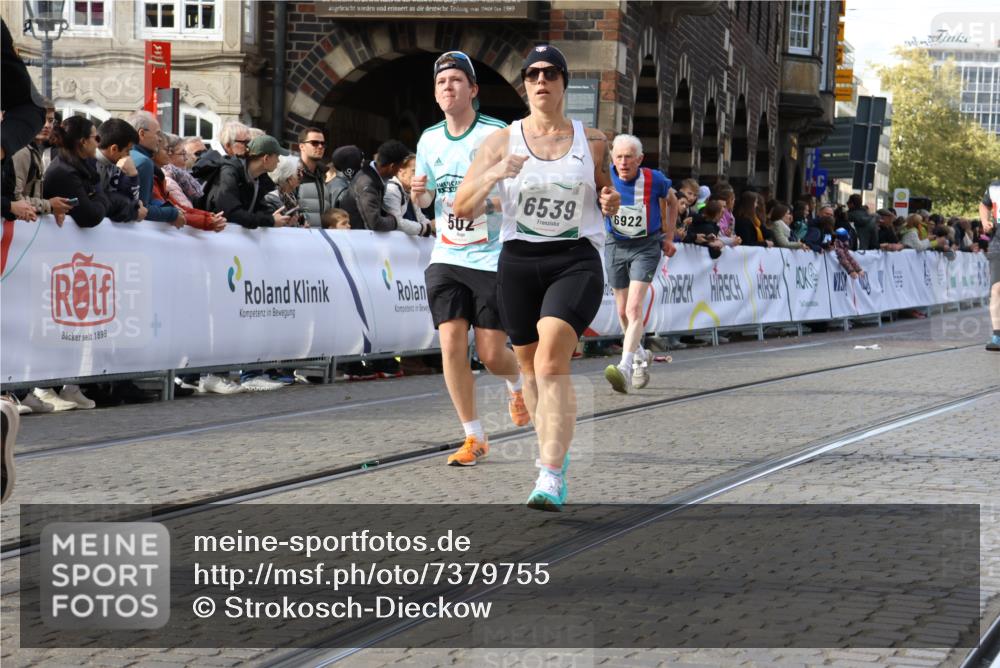 06.10.2024 - 19. swb-Marathon Bremen Strokosch-Dieckow http://msf.ph/oto/7379755 06.10.2024 14:09:09 Ziel 502, 2932, 3323, 3842, 4832, 5149, 5519, 6539, 6753, 6922 meine-sportfotos.de