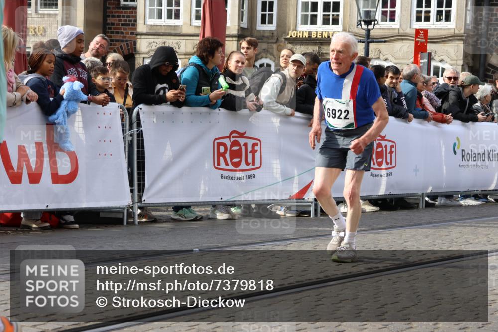 06.10.2024 - 19. swb-Marathon Bremen Strokosch-Dieckow http://msf.ph/oto/7379818 06.10.2024 14:09:12 Ziel 502, 2932, 3323, 3842, 4832, 5519, 6539, 6753, 6922 meine-sportfotos.de