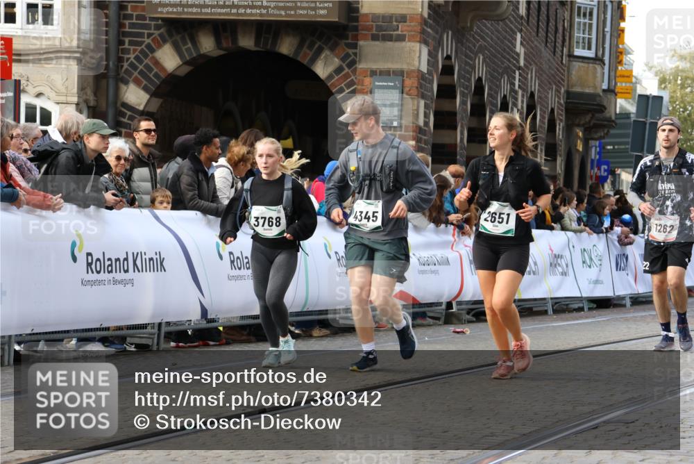 06.10.2024 - 19. swb-Marathon Bremen Strokosch-Dieckow http://msf.ph/oto/7380342 06.10.2024 14:09:28 Ziel 1262, 2218, 2651, 2932, 3717, 3768, 3848, 3915, 3986, 4345, 4511, 4992, 5236 meine-sportfotos.de