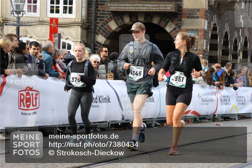 06.10.2024 - 19. swb-Marathon Bremen Strokosch-Dieckow http://msf.ph/oto/7380434 06.10.2024 14:09:29 Ziel 1262, 2218, 2651, 2932, 3717, 3768, 3848, 3915, 3986, 4345, 4511, 4992, 5236 meine-sportfotos.de