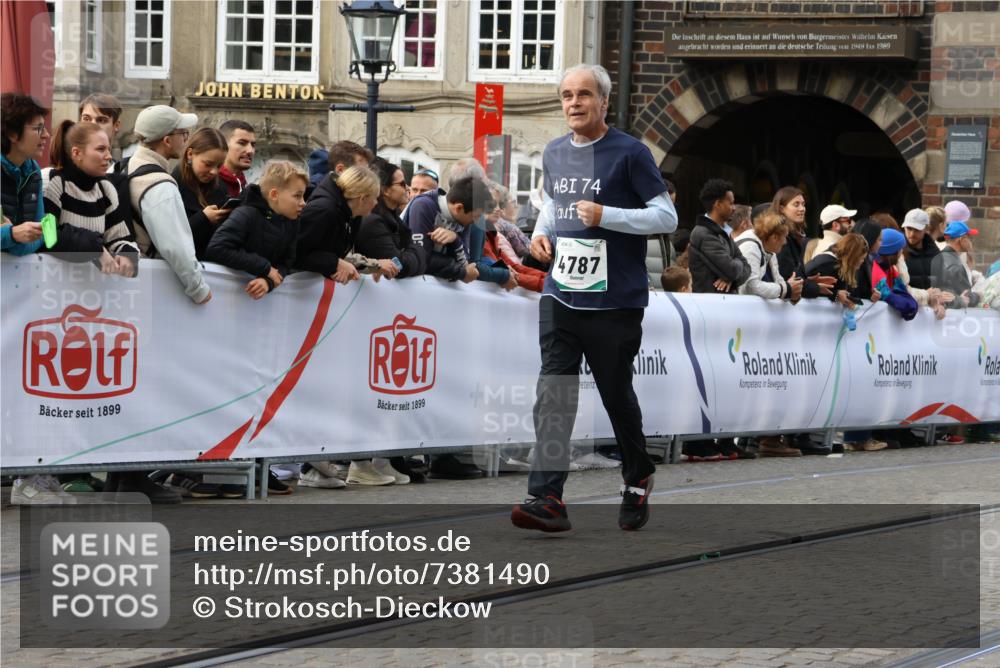 06.10.2024 - 19. swb-Marathon Bremen Strokosch-Dieckow http://msf.ph/oto/7381490 06.10.2024 14:10:01 Ziel 2126, 4487, 4787, 4797, 4798, 5011, 6120 meine-sportfotos.de