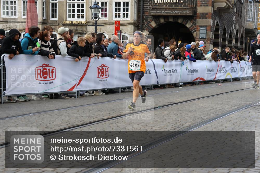 06.10.2024 - 19. swb-Marathon Bremen Strokosch-Dieckow http://msf.ph/oto/7381561 06.10.2024 14:10:06 Ziel 284, 679, 2798, 4487, 4787, 4797, 4798, 5200 meine-sportfotos.de