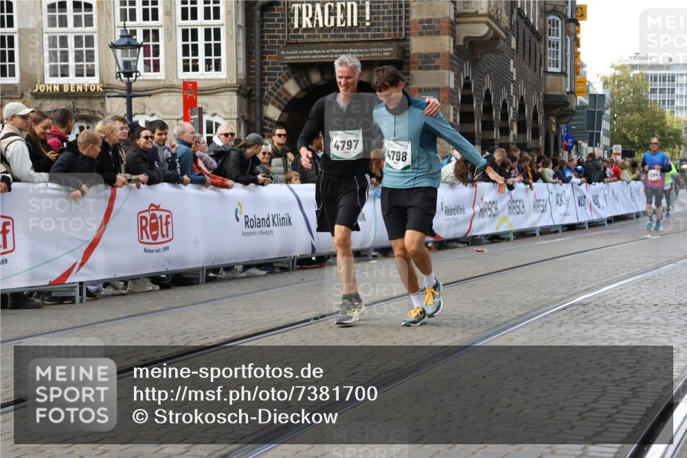 06.10.2024 - 19. swb-Marathon Bremen Strokosch-Dieckow http://msf.ph/oto/7381700 06.10.2024 14:10:10 Ziel 284, 679, 1514, 2798, 4487, 4797, 4798, 5200, 5652, 6015, 6016, 6134 meine-sportfotos.de