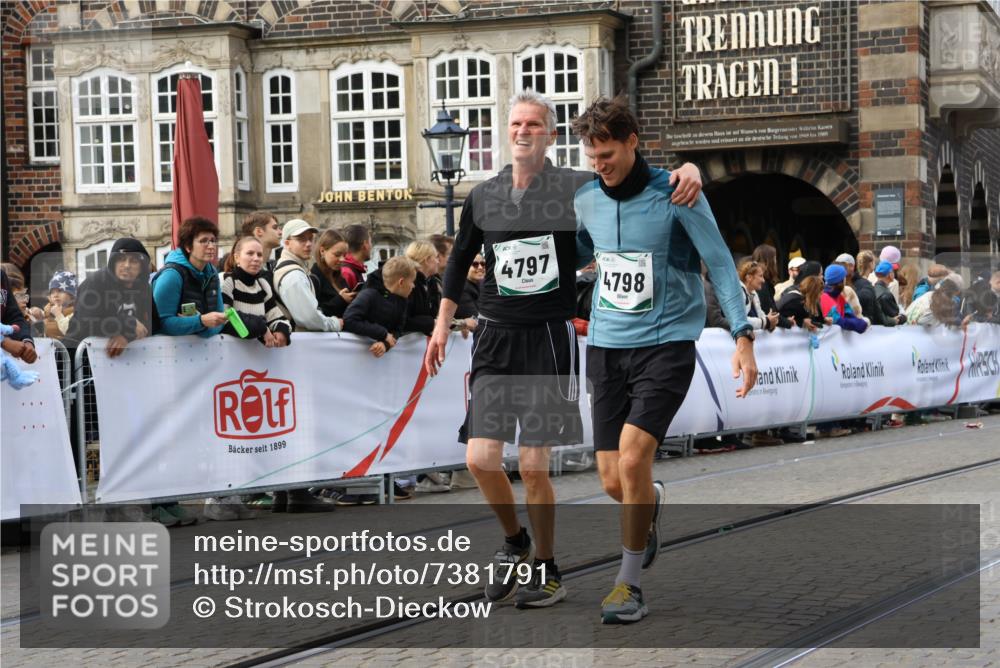 06.10.2024 - 19. swb-Marathon Bremen Strokosch-Dieckow http://msf.ph/oto/7381791 06.10.2024 14:10:11 Ziel 284, 679, 1514, 2798, 4487, 4797, 4798, 5200, 5652, 6015, 6016, 6134 meine-sportfotos.de