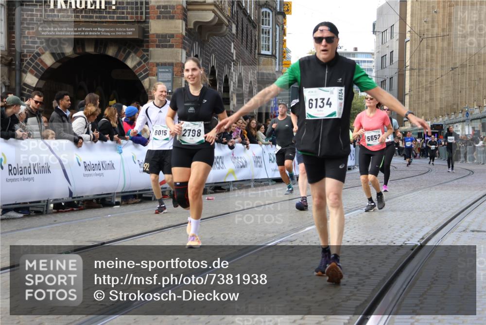 06.10.2024 - 19. swb-Marathon Bremen Strokosch-Dieckow http://msf.ph/oto/7381938 06.10.2024 14:10:20 Ziel 284, 679, 907, 1514, 2798, 5200, 5652, 5936, 6015, 6016, 6134 meine-sportfotos.de