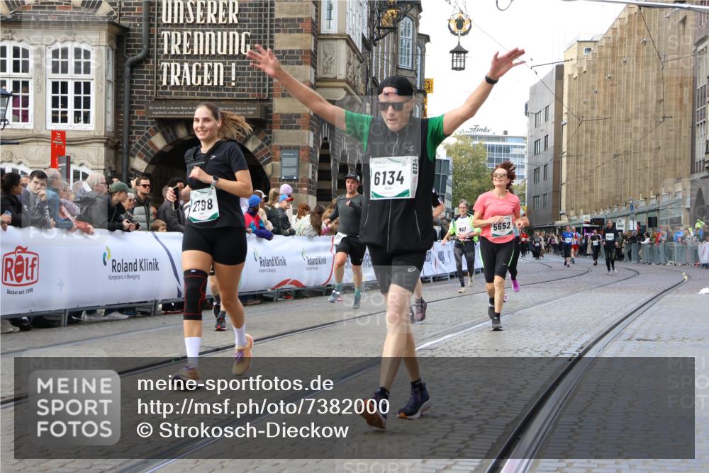 06.10.2024 - 19. swb-Marathon Bremen Strokosch-Dieckow http://msf.ph/oto/7382000 06.10.2024 14:10:21 Ziel 284, 679, 907, 1514, 2798, 5200, 5652, 5936, 6015, 6016, 6134 meine-sportfotos.de